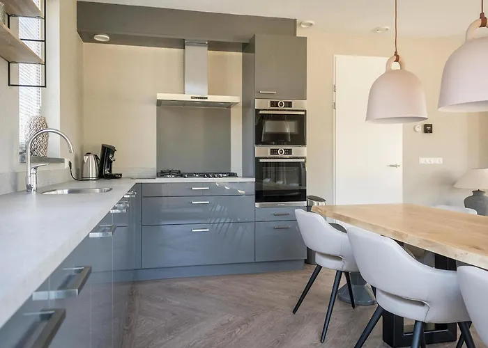 Luxurious For 8 People In Texel *